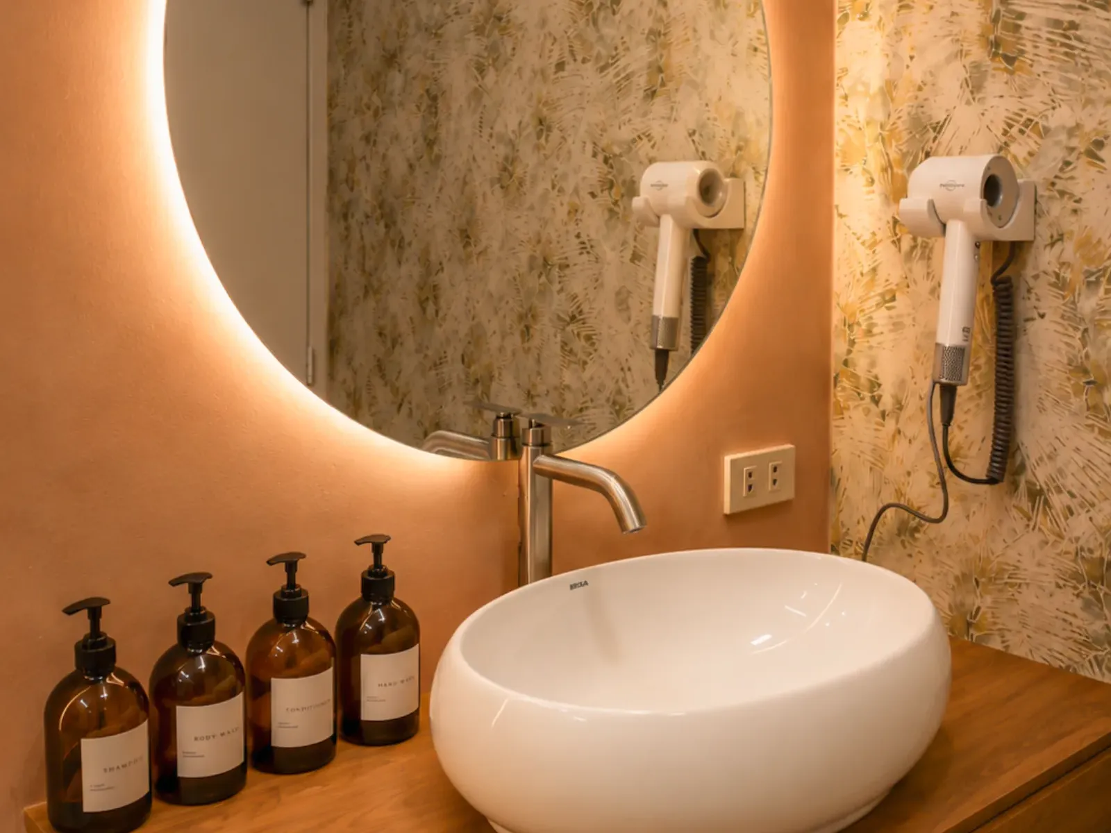 Bliss Suite private bathroom
